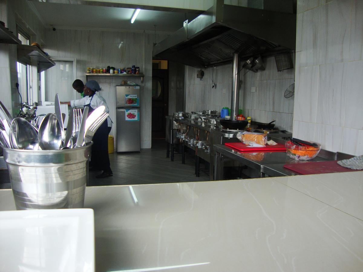 Ash White Hotel Nairobi Exteriör bild