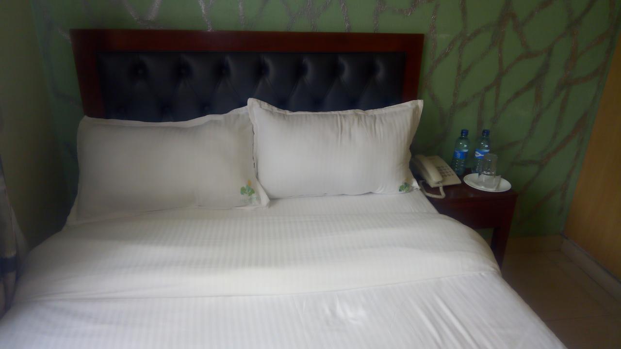Ash White Hotel Nairobi Exteriör bild