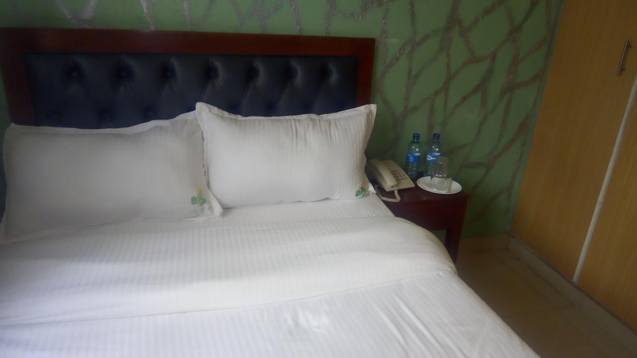 Ash White Hotel Nairobi Exteriör bild