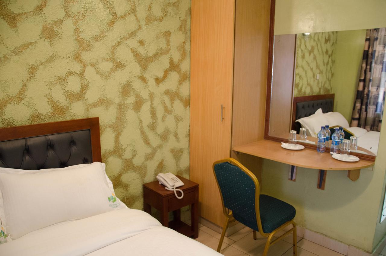 Ash White Hotel Nairobi Exteriör bild